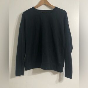 Nike Women’s crewneck sweatshirt back cut  long sleeves soft black. M.